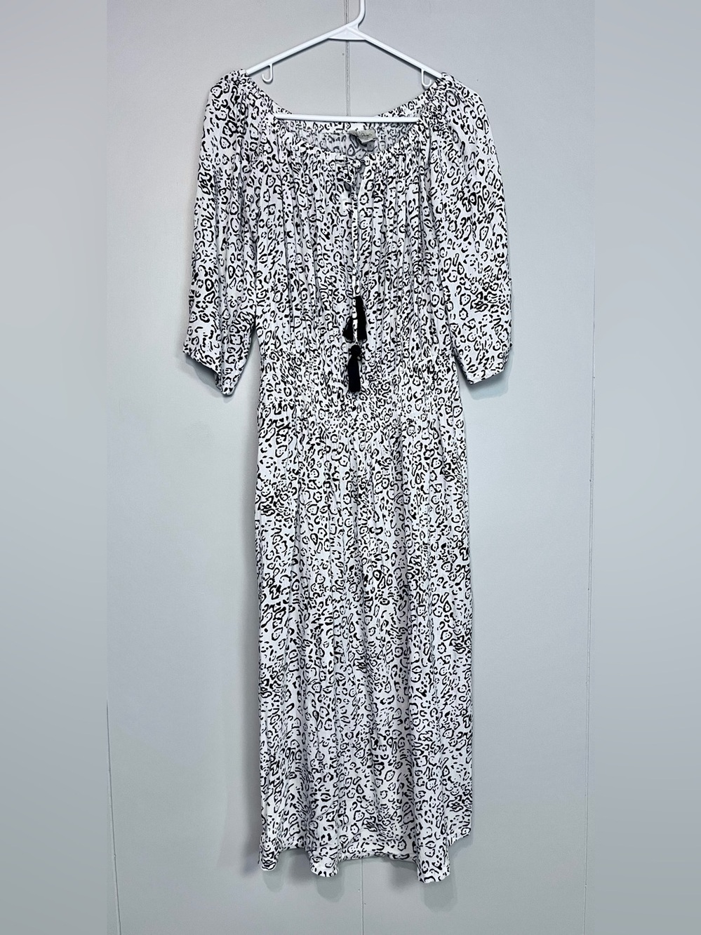 Charlie Paige White & Black Animal Print Smocked Midi Dress L/G